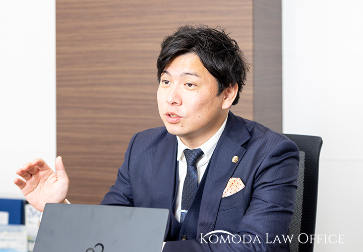 菰田弁護士